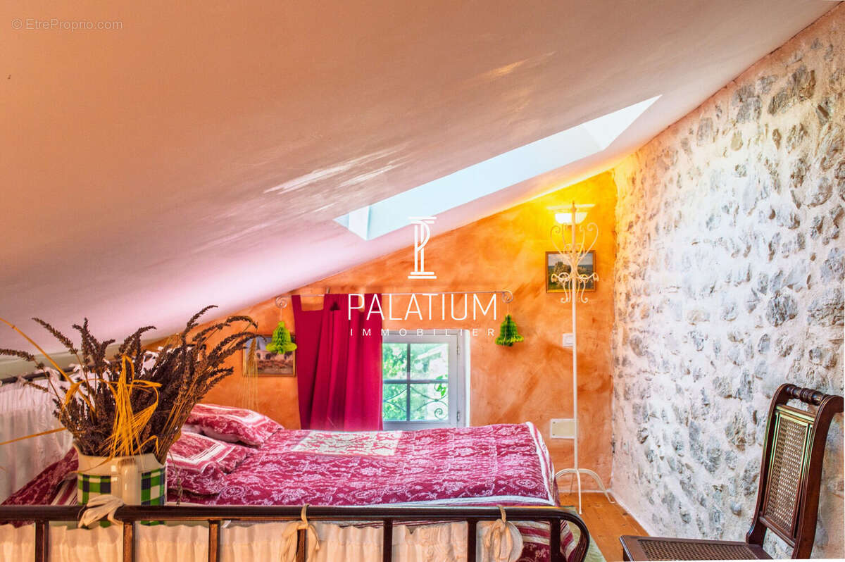Maison 190 m² à Chateauneuf-Miravail  - photo 6
