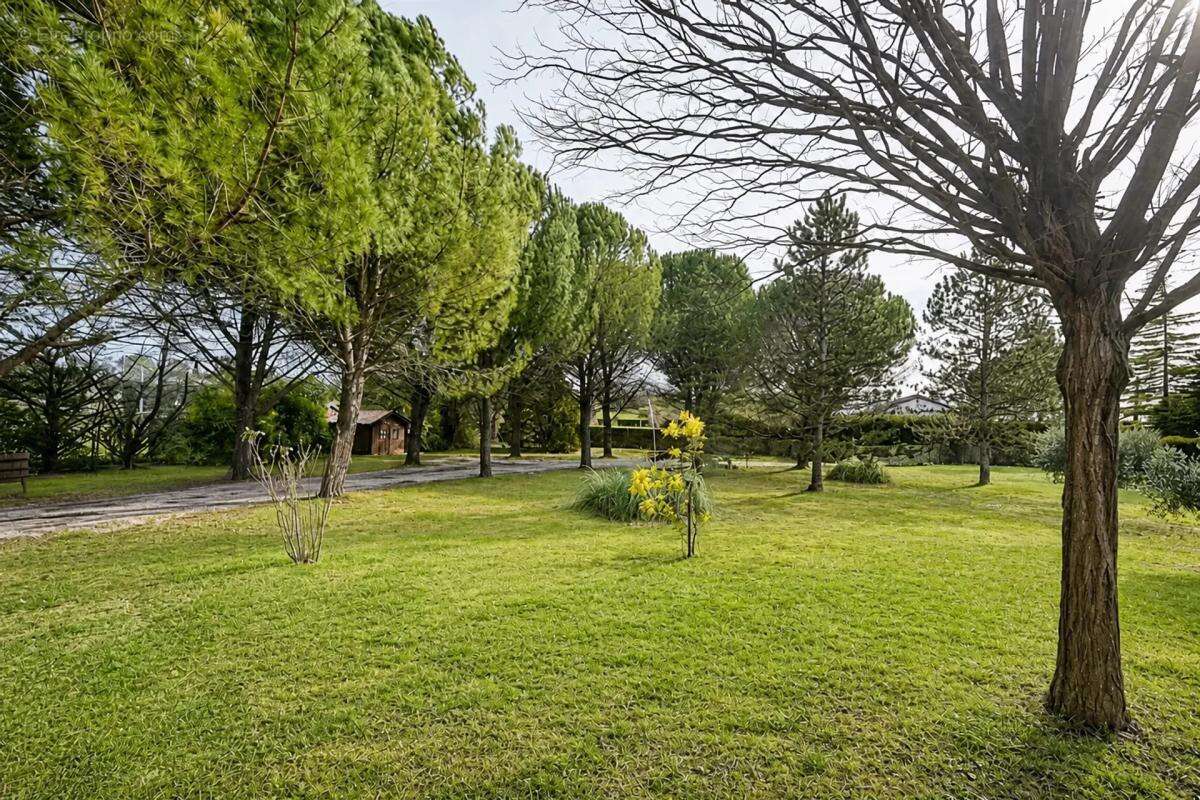 Maison avec piscine, 5 pièces, Saint-Hilaire-de-Brethmas - photo 8