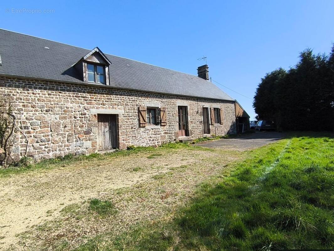 Maison à SAINT-BOMER-LES-FORGES