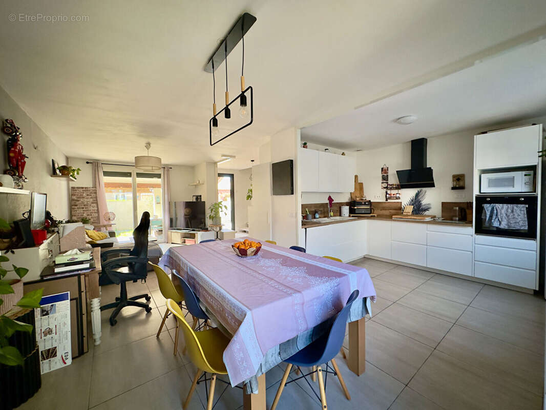 Maison à LA CRAU