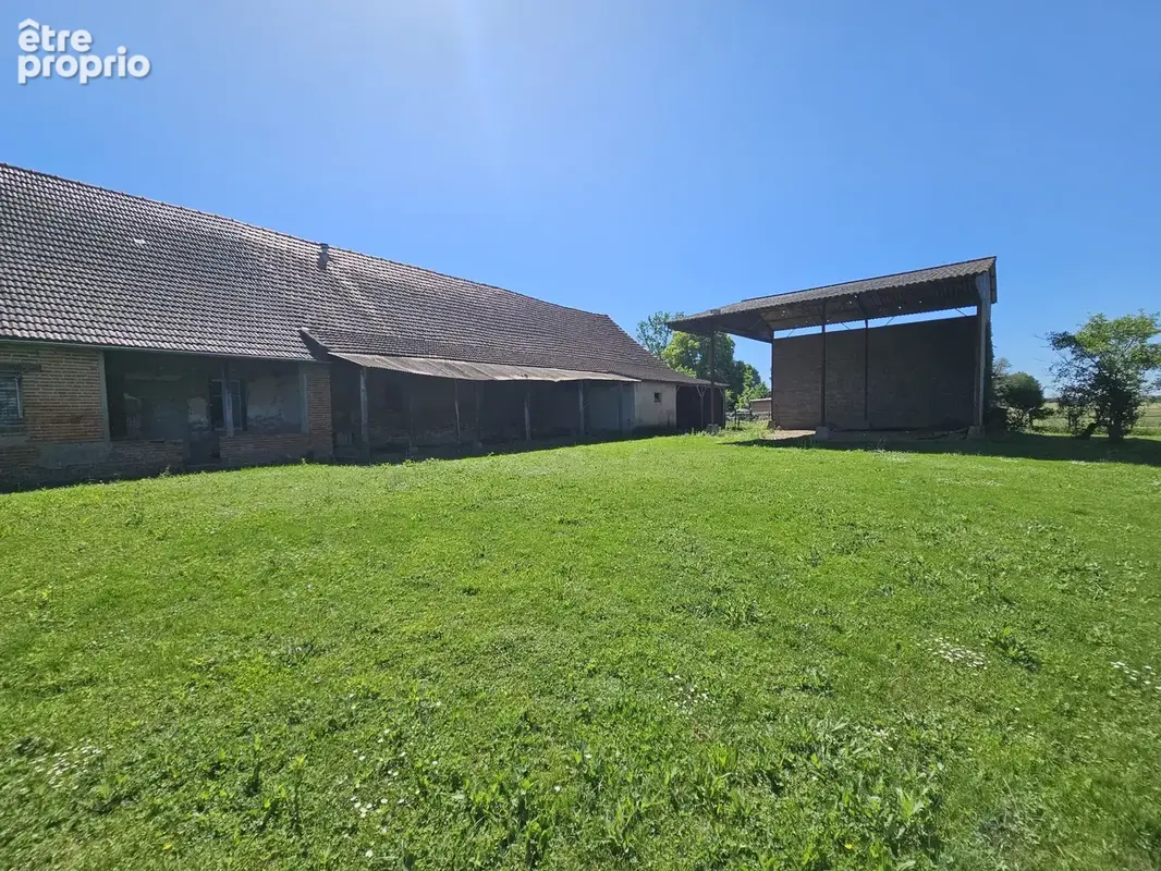 Proche Pierre de Bresse et Mervans - Ancien corps de ferme - photo 5