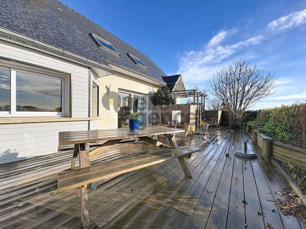 Maison à PLOUGUERNEAU