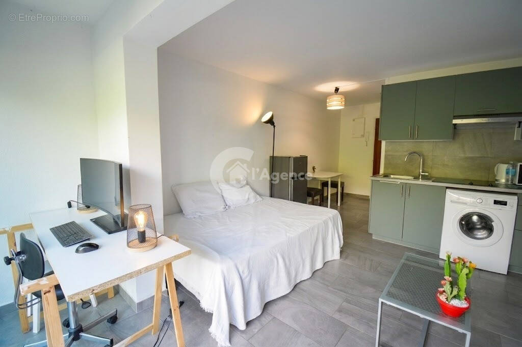 Appartement à VALLAURIS
