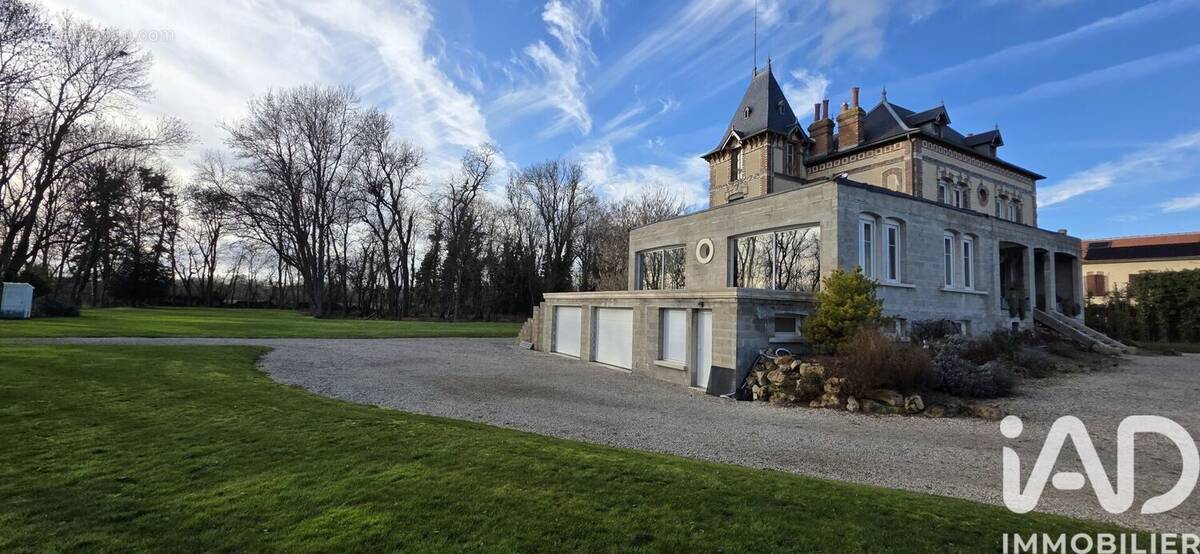 Photo 1 - Maison à ESCLAVOLLES-LUREY