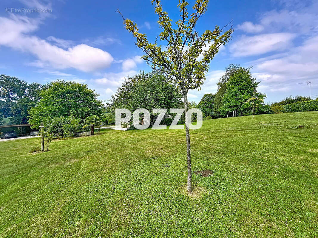 Maison à SAINT-SEVER-CALVADOS