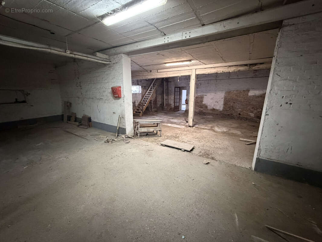 Bâtiment 260 m2   Garage / Stockage   Fort potentiel - photo 4