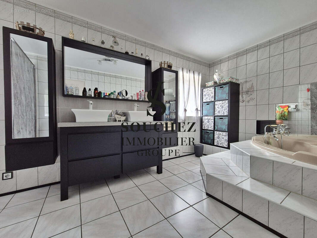 Maison 172 m² à Givenchy-En-Gohelle  - photo 8