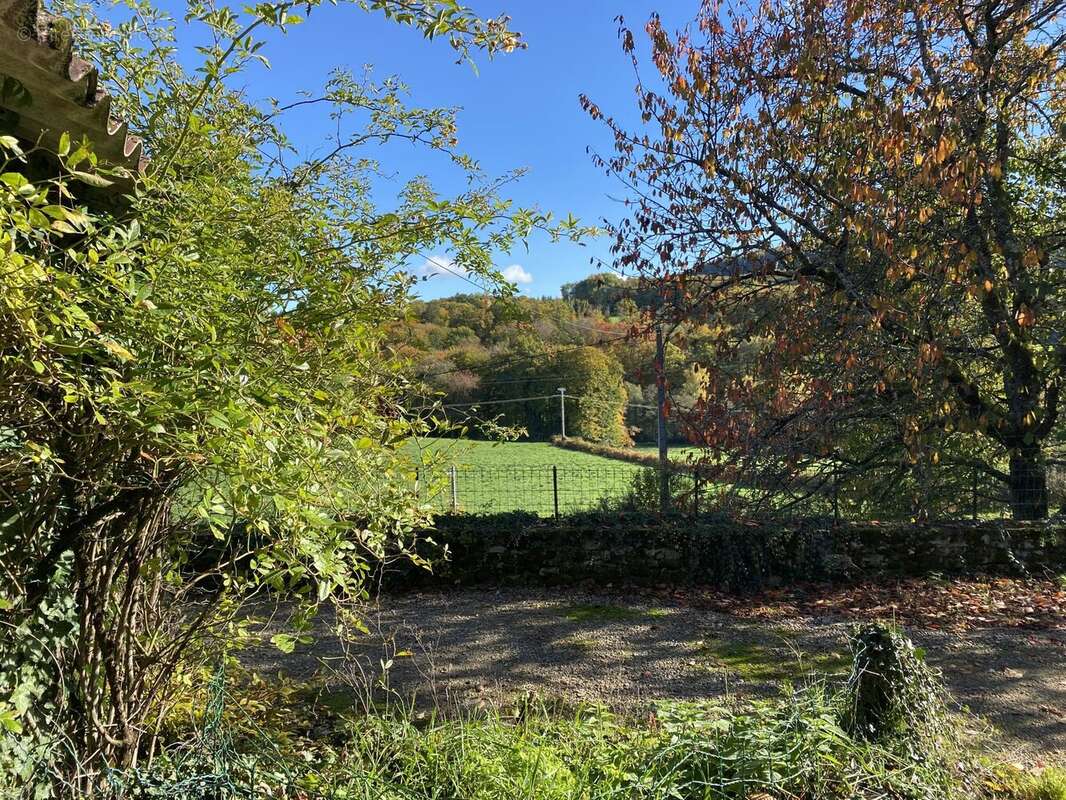 Maison à EYMOUTIERS