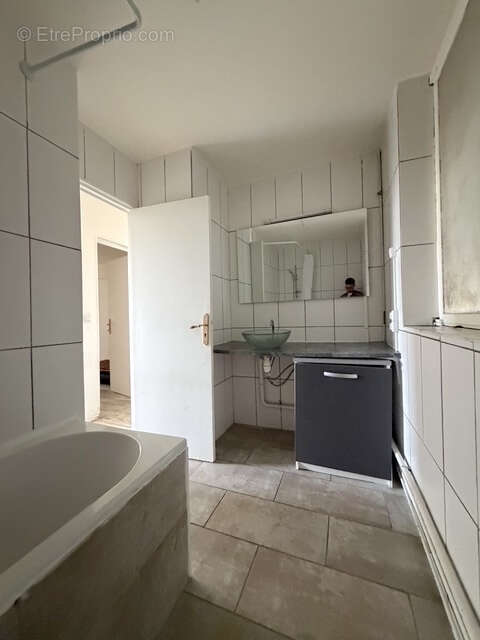 F3 de 58 m2 au 2ᵉ étage   Cuisine ouverte US semi-équipée   2 chambres - photo 12