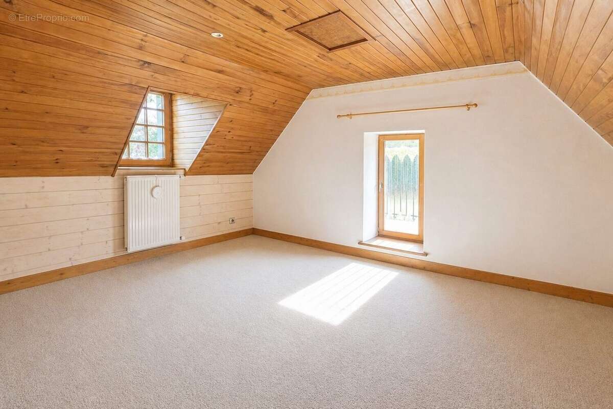Maison 184 m² à Graces  - photo 8
