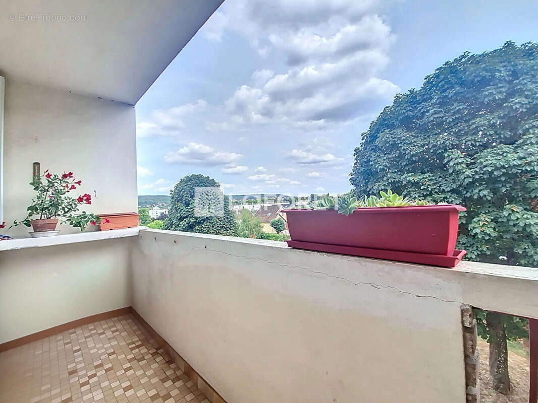 Appartement à VERNEUIL-SUR-SEINE