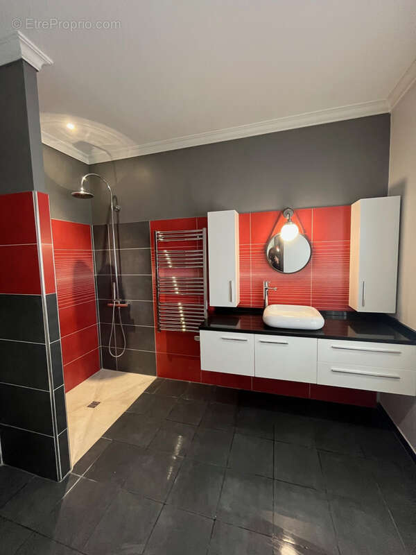 Maison à AMBARES-ET-LAGRAVE