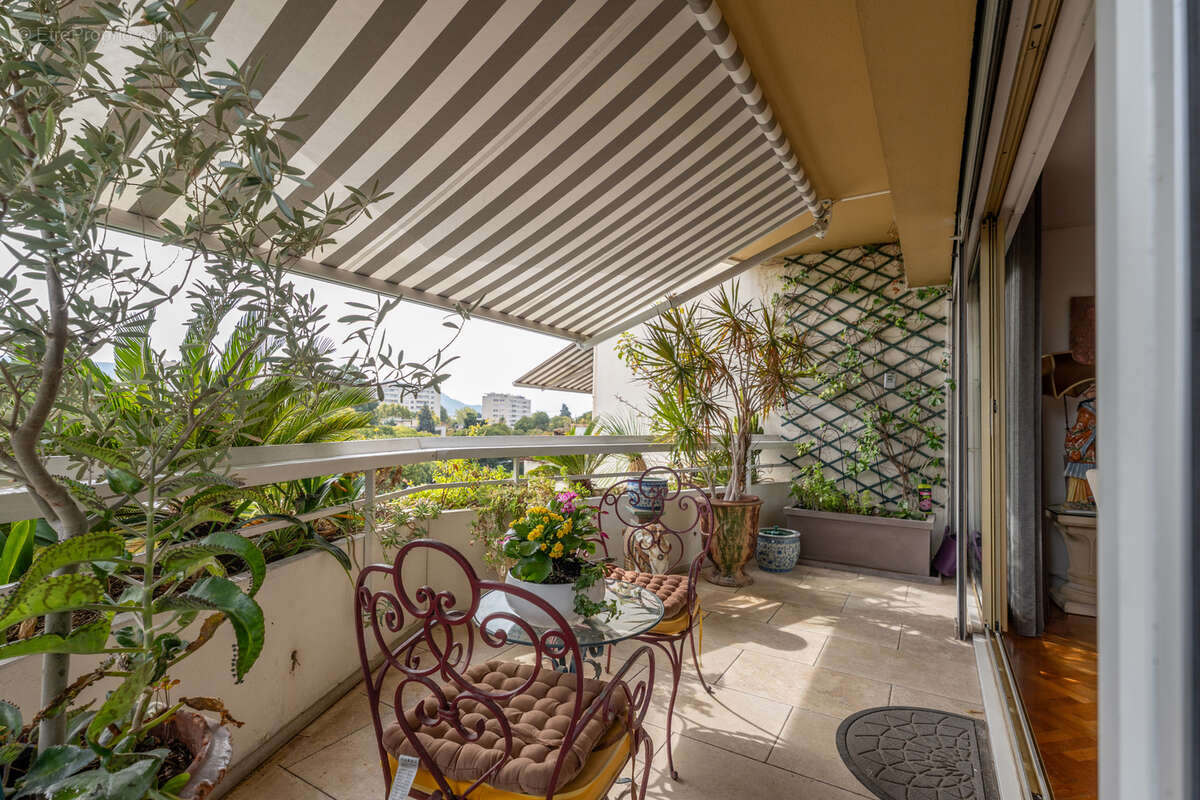 Appartement à MARSEILLE-8E