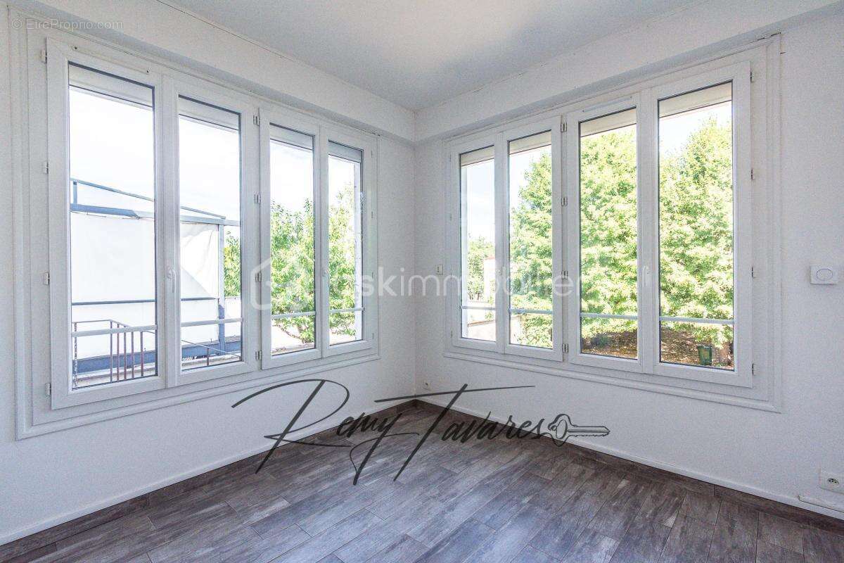 EXCLUSIVITÉ - Elégante Maison en Pierre de Meulière avec Grand Jardin - 5 min à pied de la Gare - photo 10