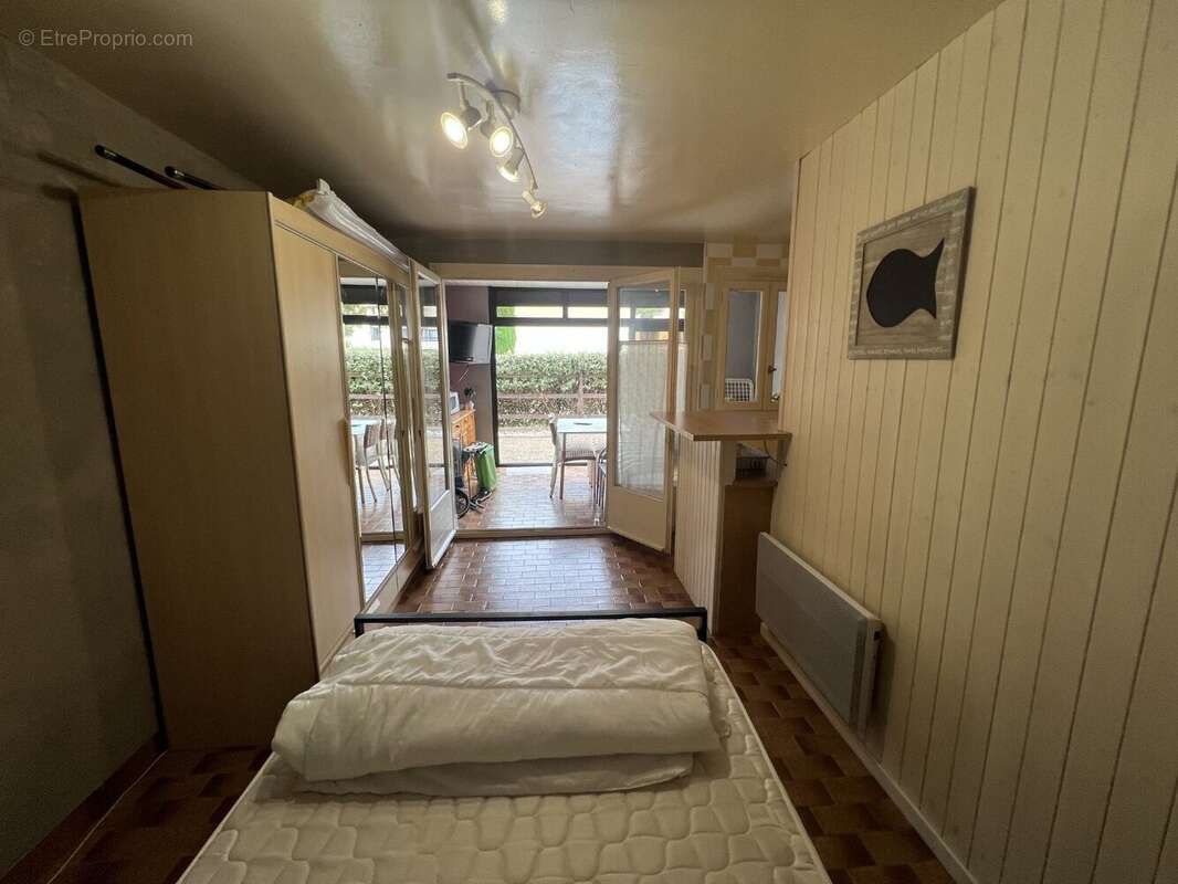 Résidence avec piscine et tennis petites charges, appt 39m² loggia + terrasse en Rdc - photo 12