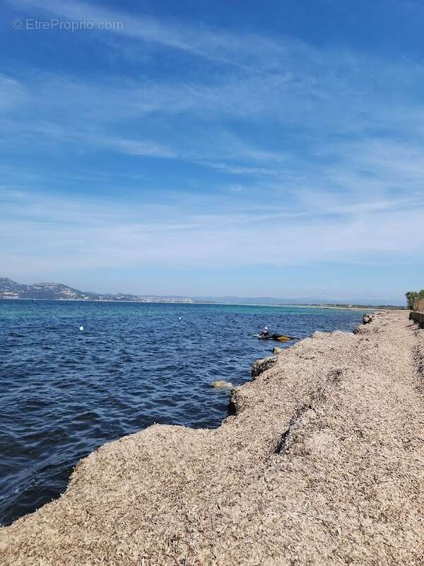 Terrain à HYERES