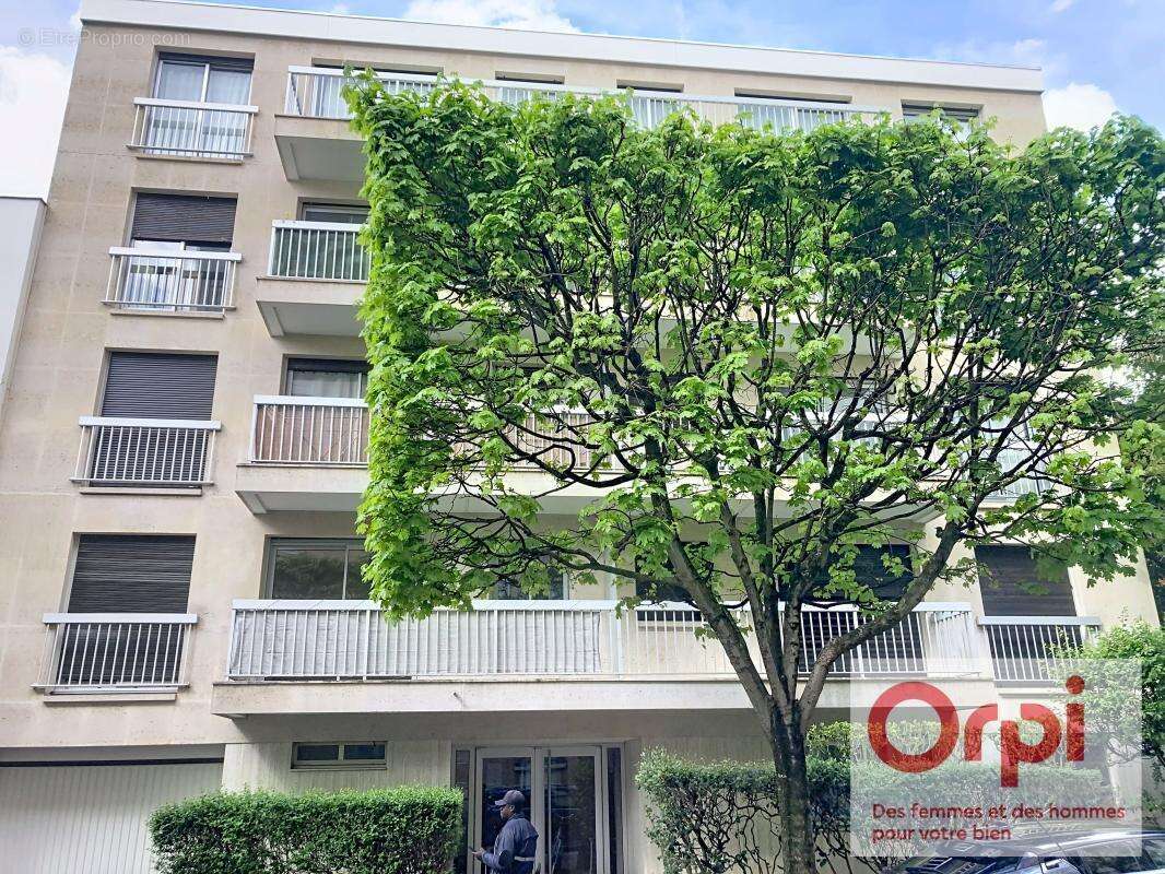 Appartement à ISSY-LES-MOULINEAUX