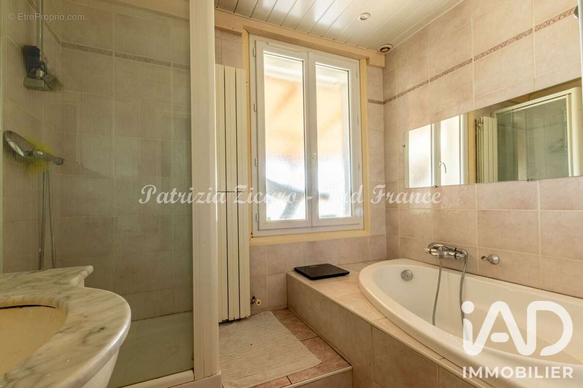 Maison 111 m² à La Ville-Du-Bois  - photo 7