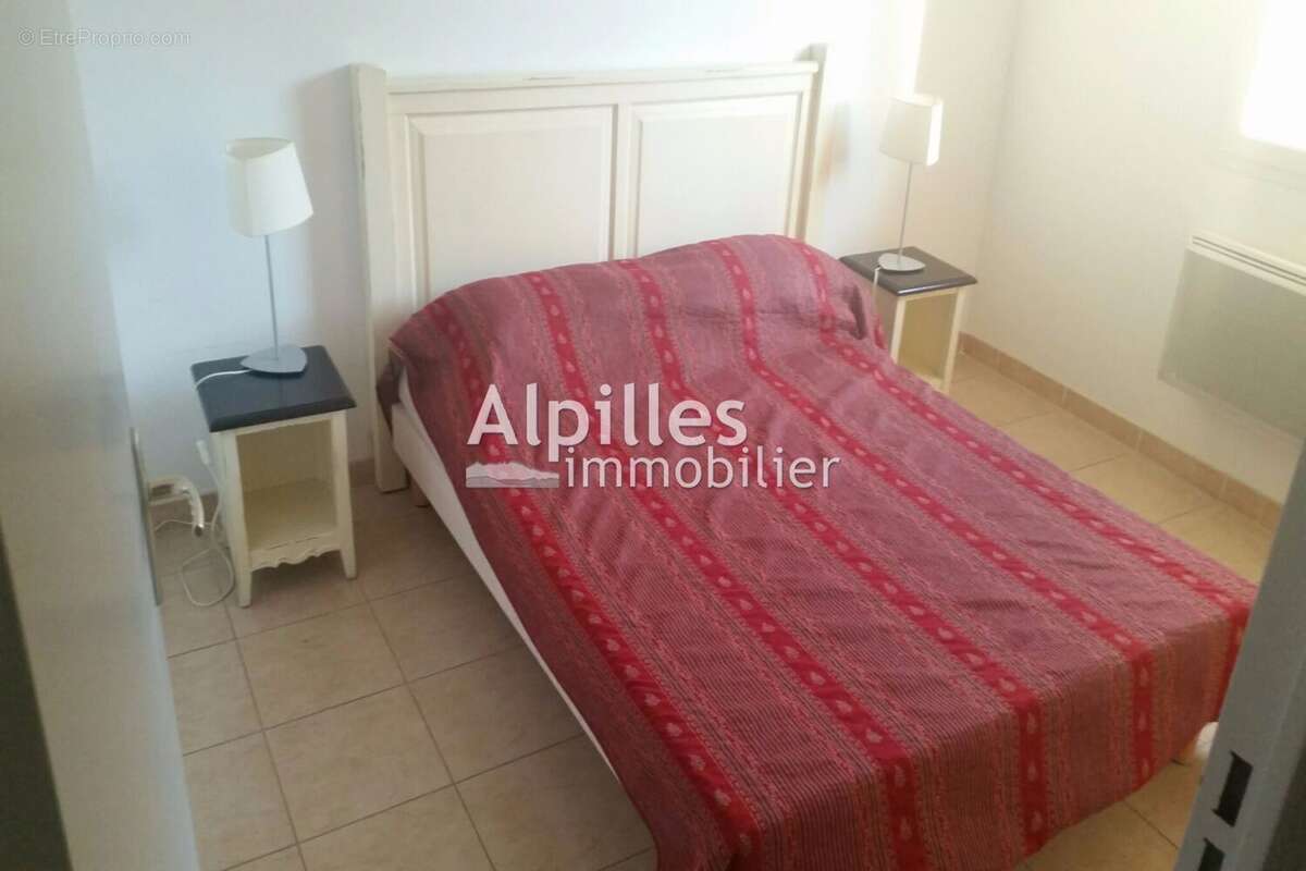 Appartement à MOURIES