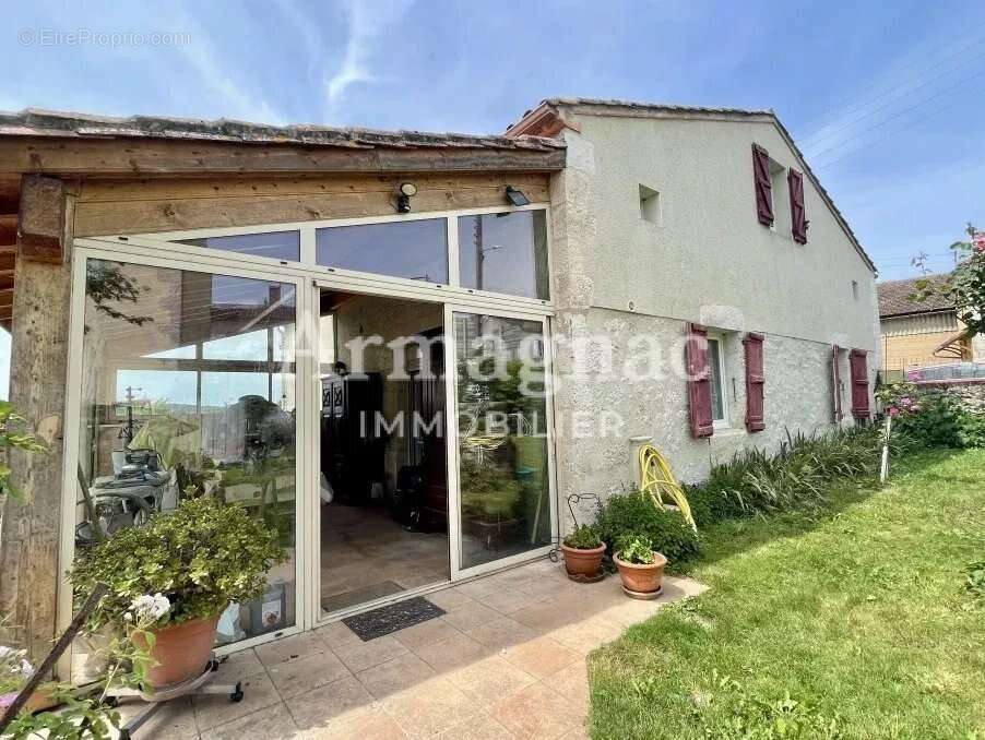 Maison à VALENCE-SUR-BAISE