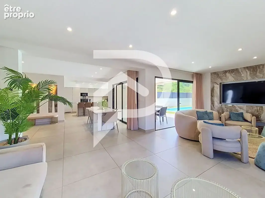 Maison à vendre Montelimar 4 pièce(s) 145 m2 - photo 2