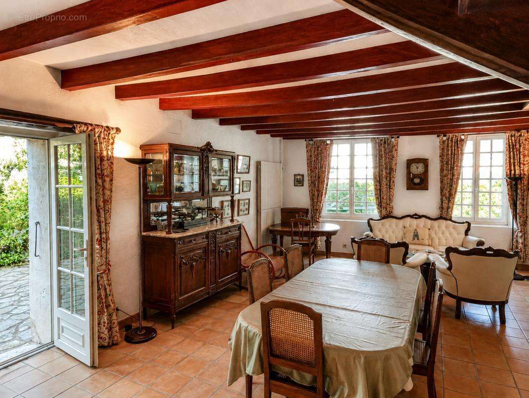Maison à SEMUSSAC