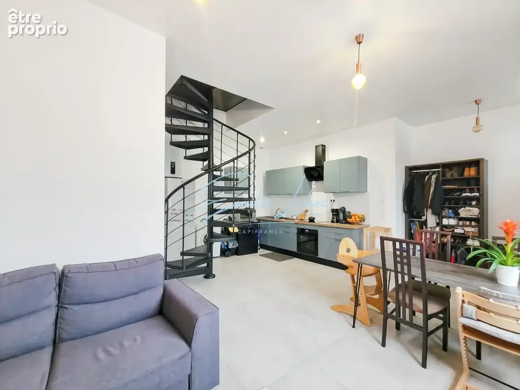 NEVEZ - Superbe duplex T3 rénové, esprit loft, à 7 minutes des plages, au calme, centre bourg! - photo 4