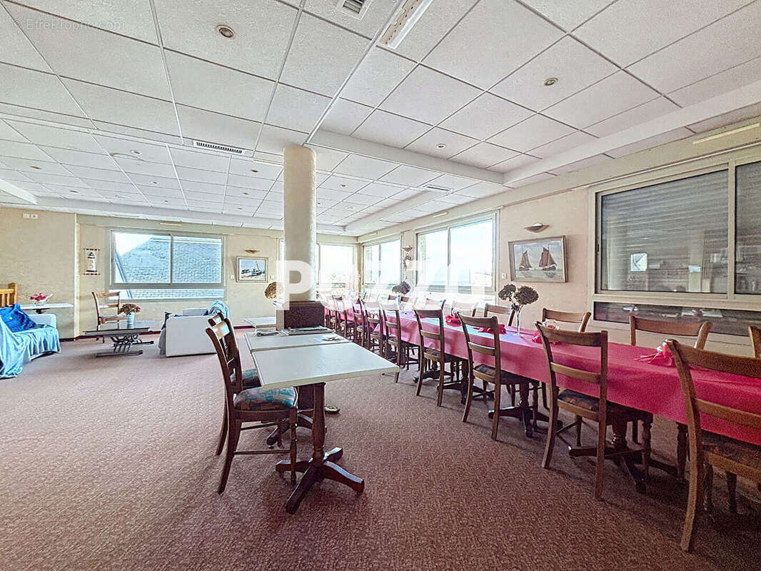 Commerce à GOUVILLE-SUR-MER