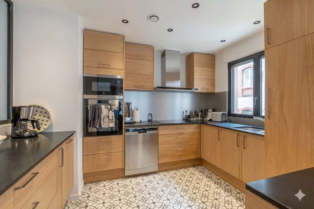 RARE PASSY-RANELAGH : Bel appartement avec terrasse de 23 m², rénové 3 chambres en suite avec chacune leur salle d'eau-wc - photo 5