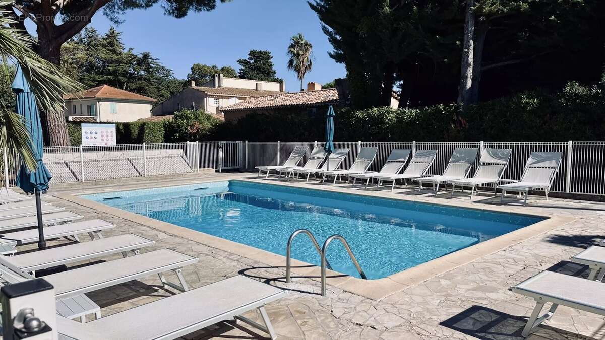 Appartement à VALLAURIS