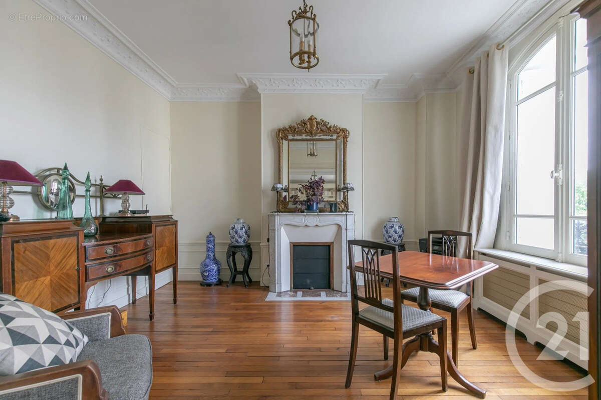 Appartement à SAINT-MAUR-DES-FOSSES