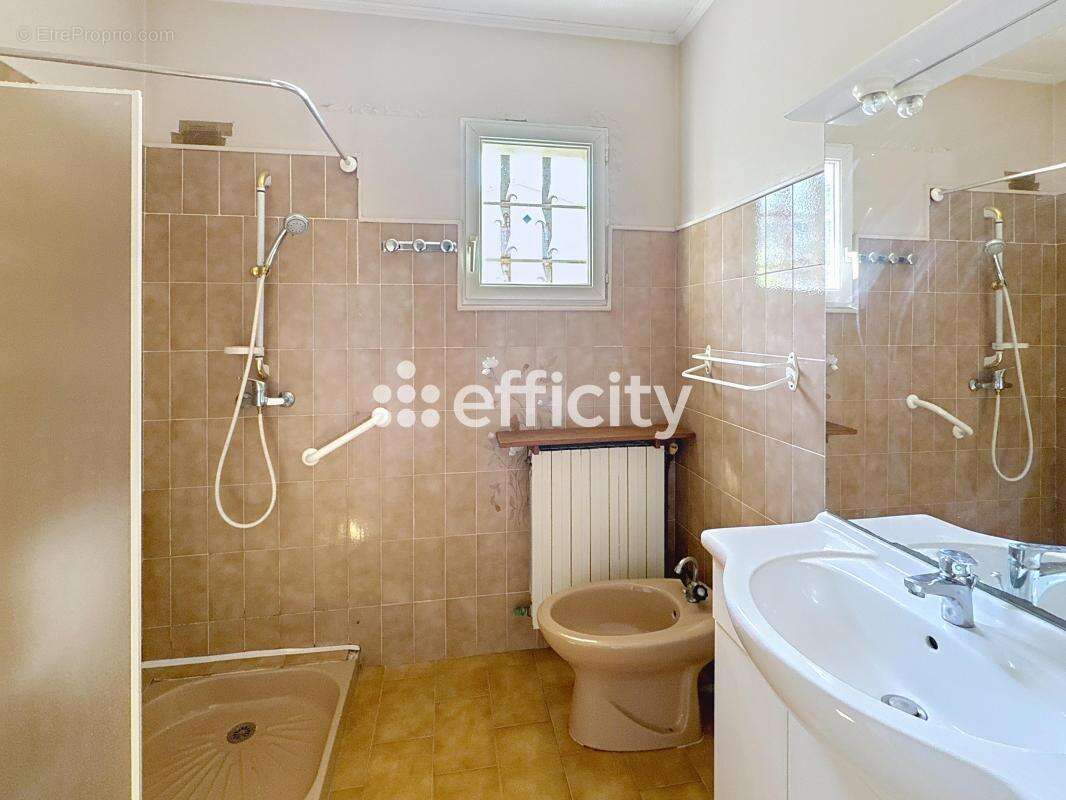 Maison 132 m² à Saint-Remy-De-Provence  - photo 16
