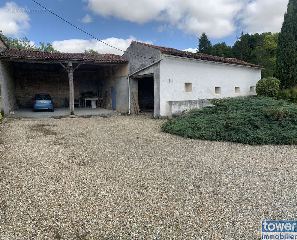 Maison à FONTAINE-CHALENDRAY