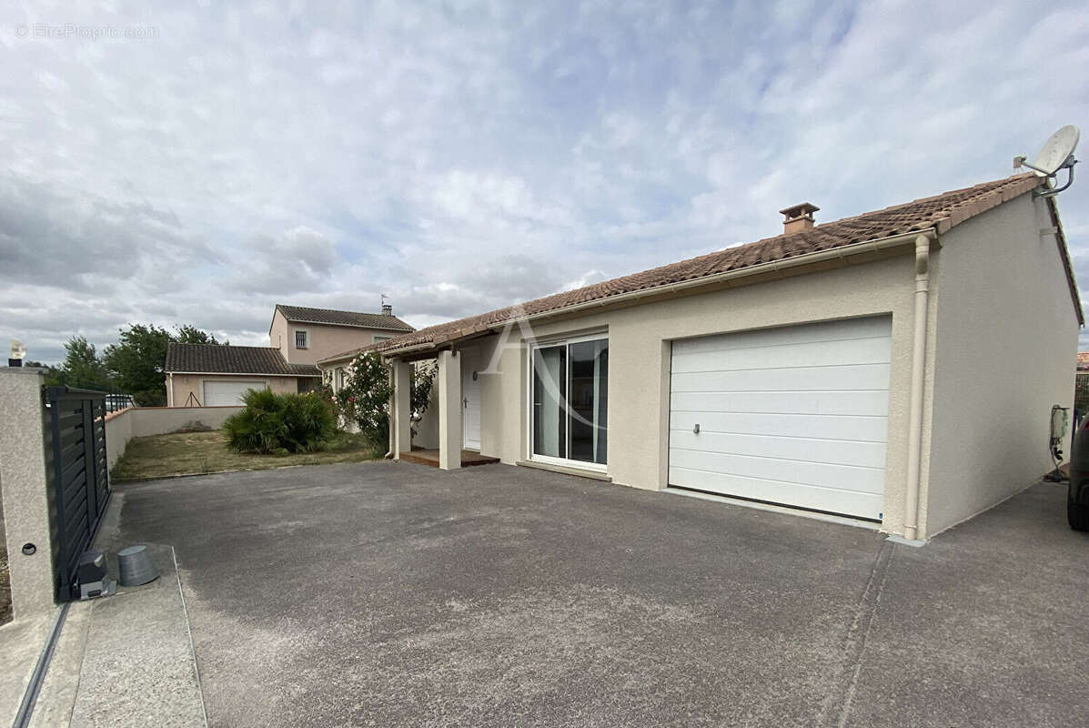 Maison à SAINT-SULPICE