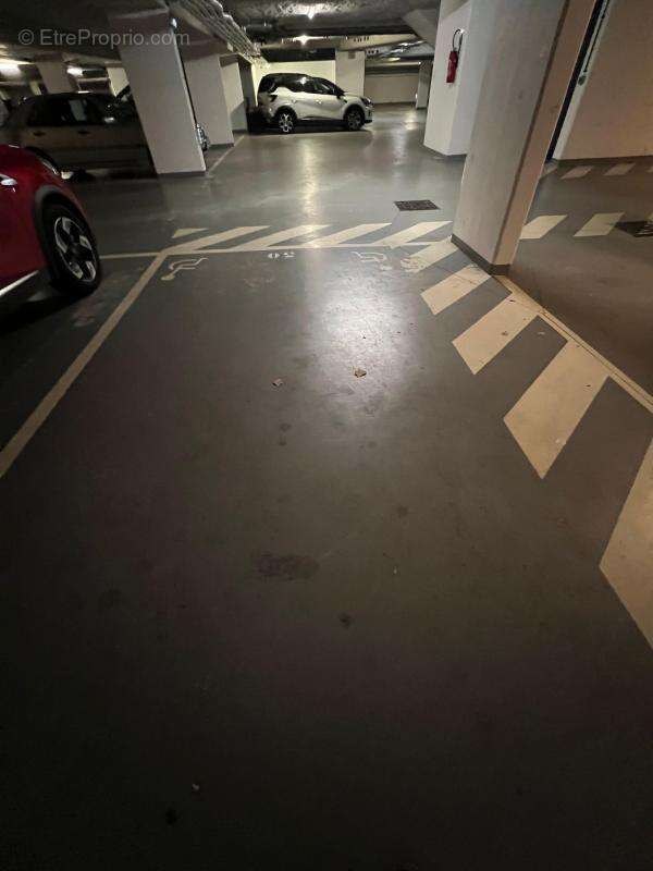 Parking à BUSSY-SAINT-GEORGES