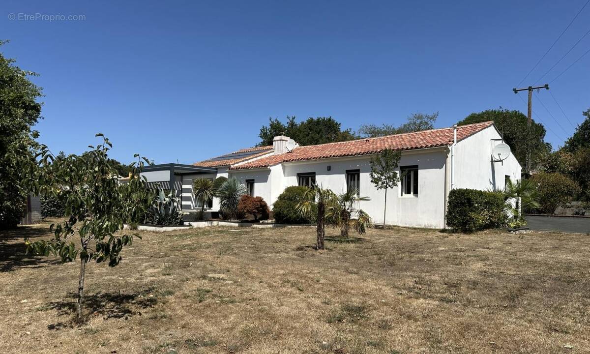 Maison à SAINT-AVAUGOURD-DES-LANDES