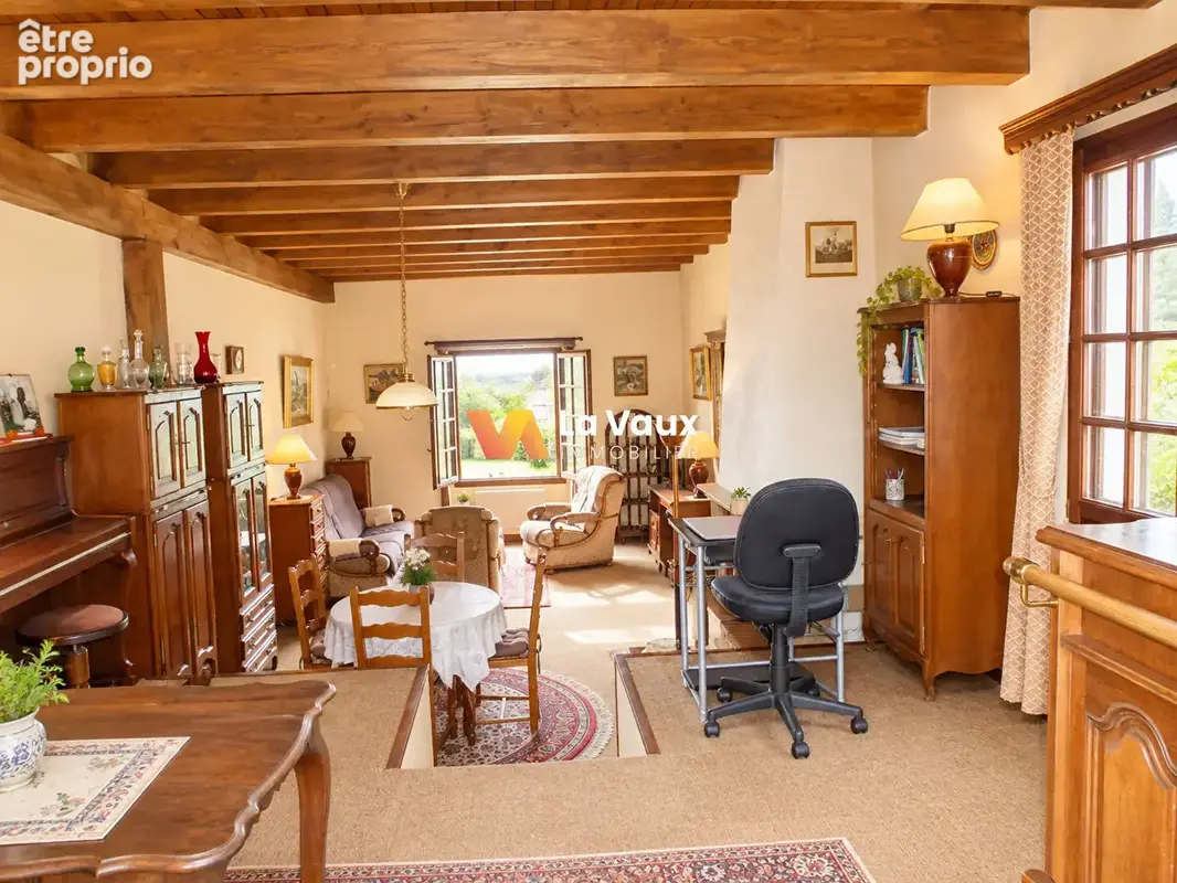 THELOD, secteur XEUILLEY : grande maison de village 180 m² - photo 7