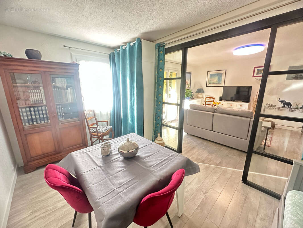 Appartement à SIX-FOURS-LES-PLAGES