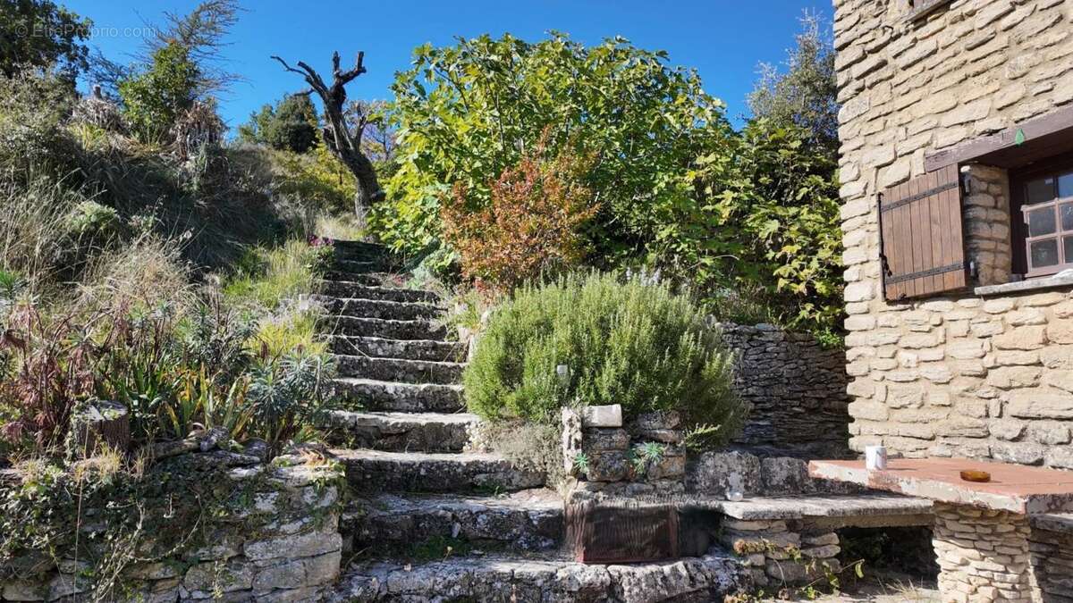 Maison à BONNIEUX