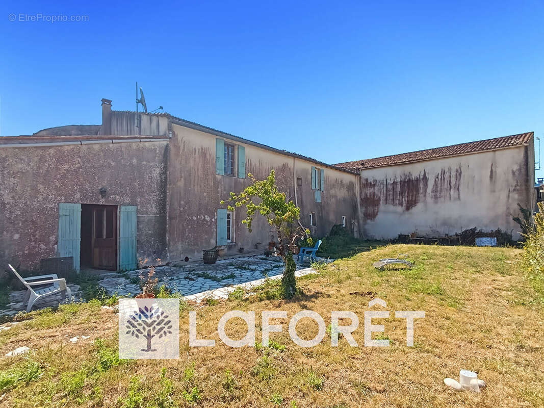 Maison à VILLARS-EN-PONS