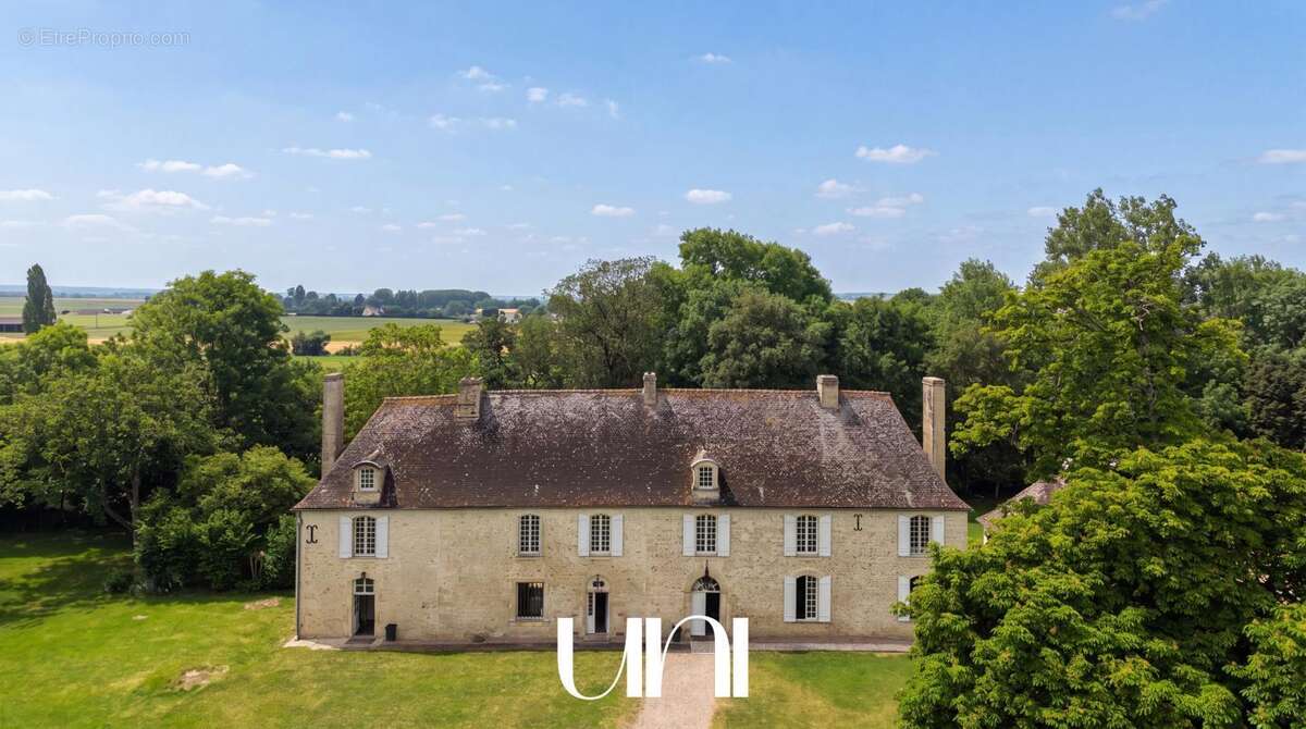 Maison à MORTEAUX-COULIBOEUF