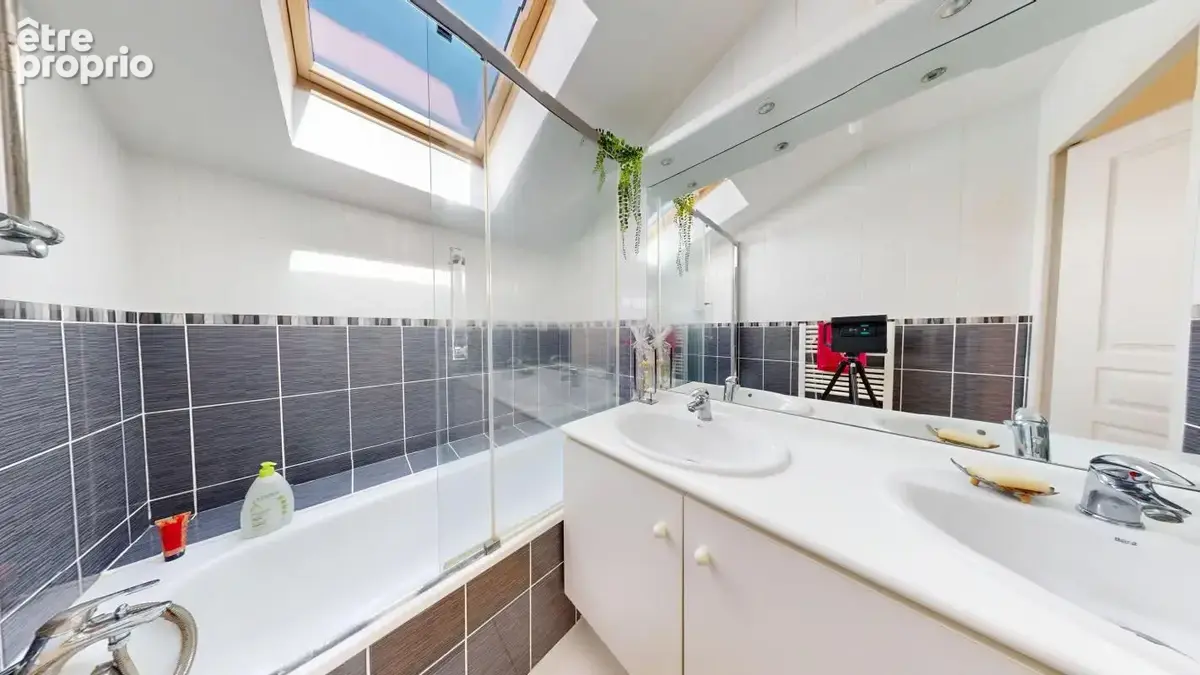 Superbe duplex T5 de 116 m² au cœur de Neyron - photo 6
