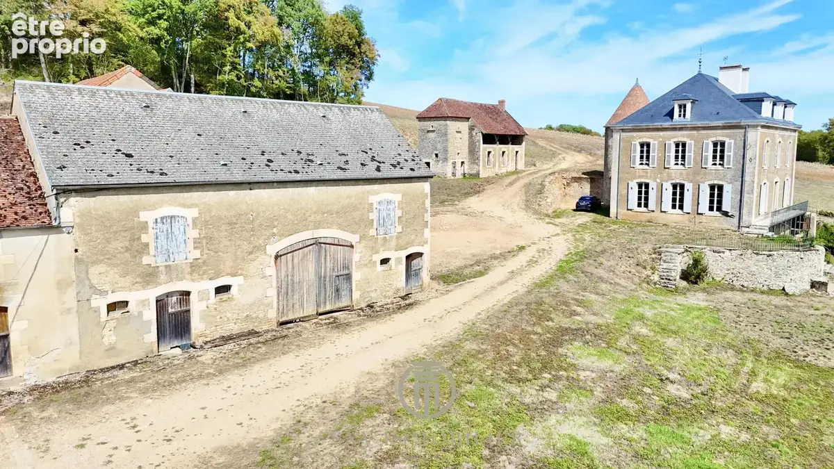 Propriété rare avec maison de maître, corps de fermé loué, tourelle et de nombreuses dépendances - photo 48