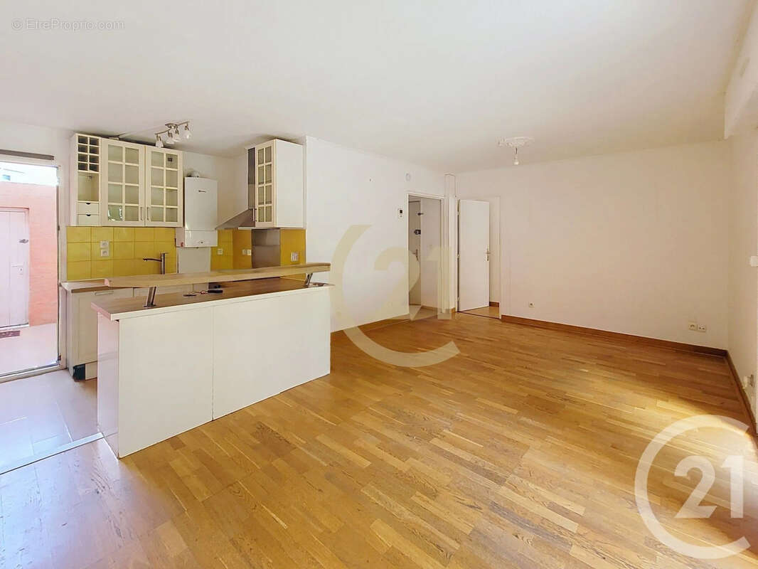 Appartement à LATTES