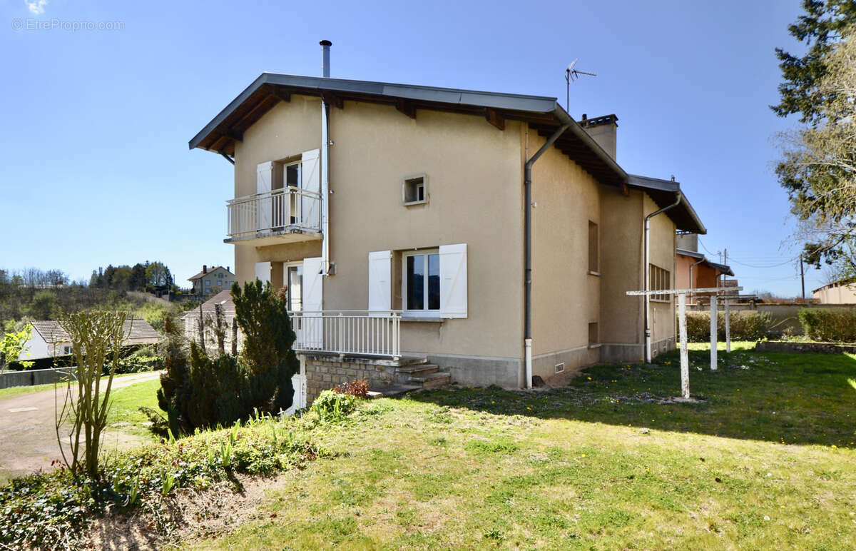 Maison à LA CLAYETTE