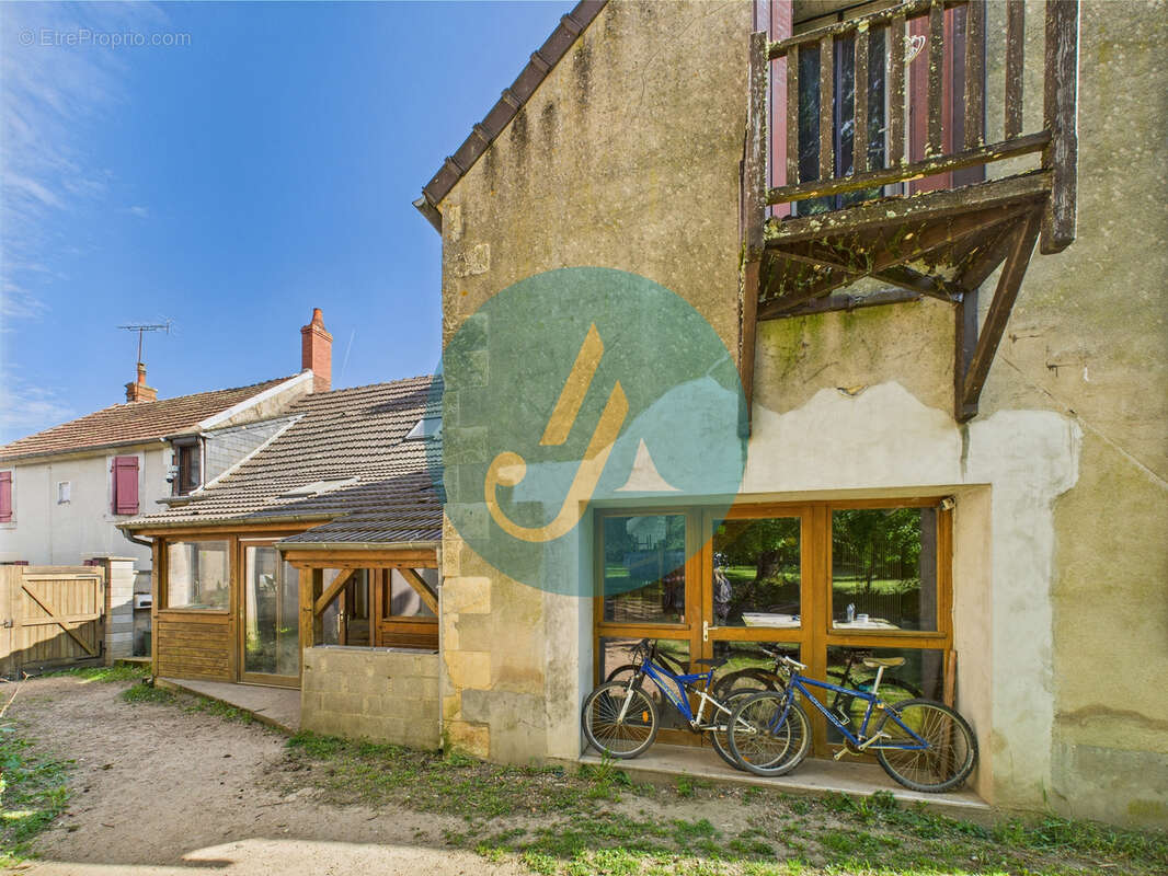 Maison à TRONSANGES