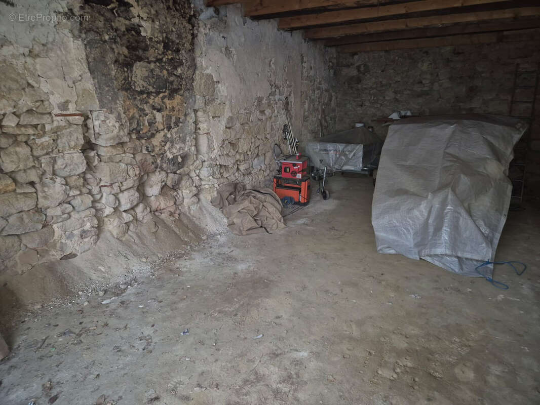 Parking à SAUVETERRE-DE-GUYENNE