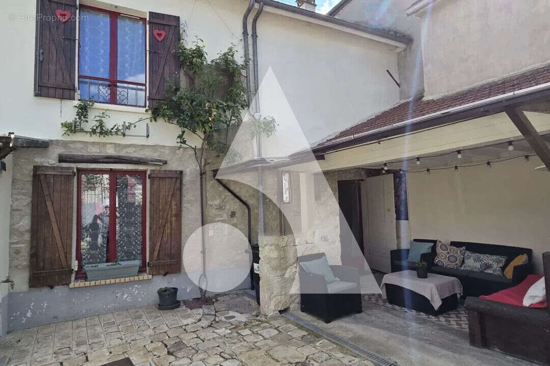 Maison à PRESLES