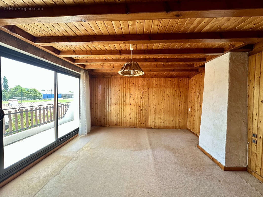 Maison à COMMEQUIERS