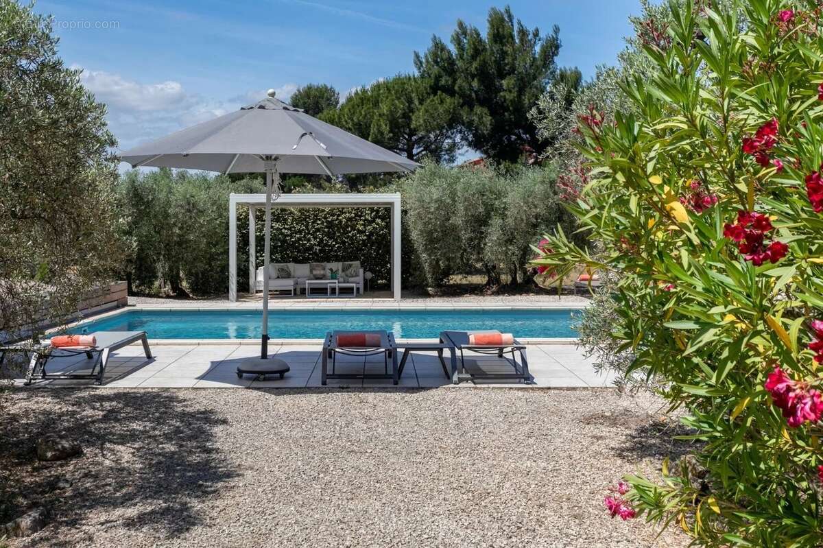 Mas en campagne de Mouriès au calme - photo 2